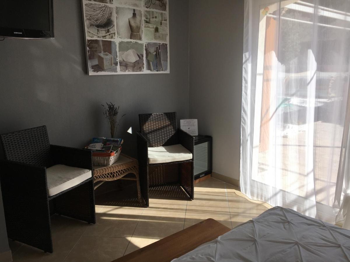 Les Lavandes Bed and Breakfast Alleins Εξωτερικό φωτογραφία