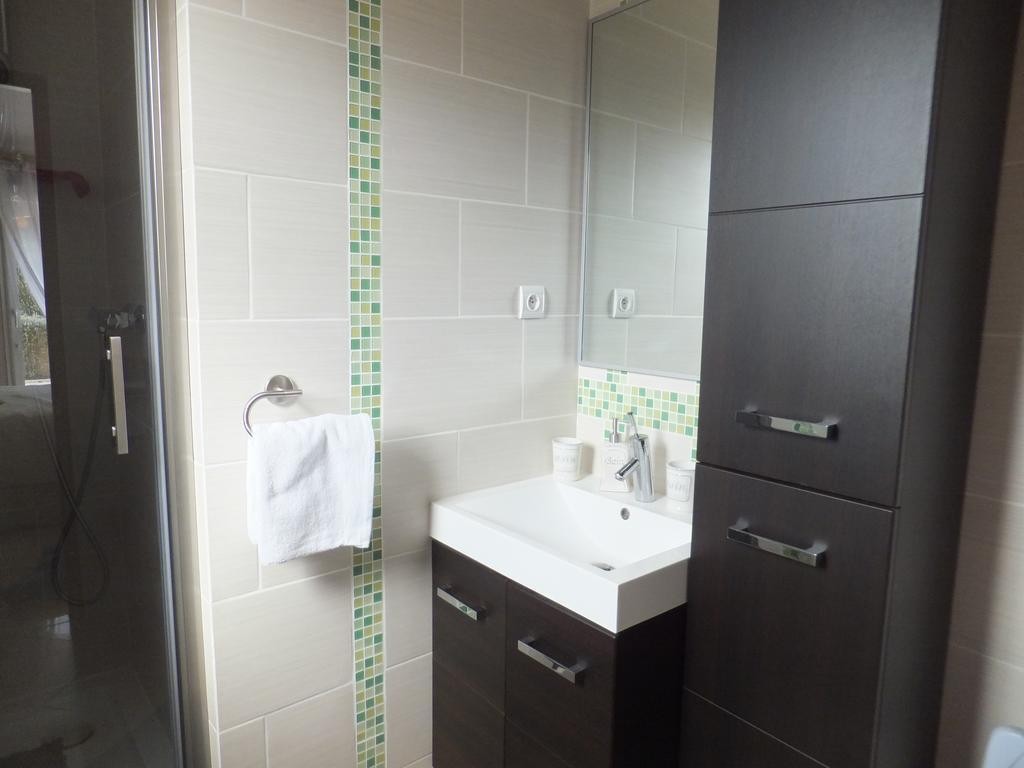 Les Lavandes Bed and Breakfast Alleins Δωμάτιο φωτογραφία